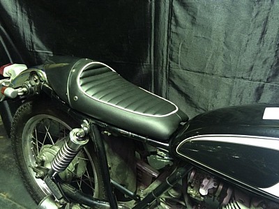Webike 部品屋k W タックロールカフェシート Sr400 P シート 通販