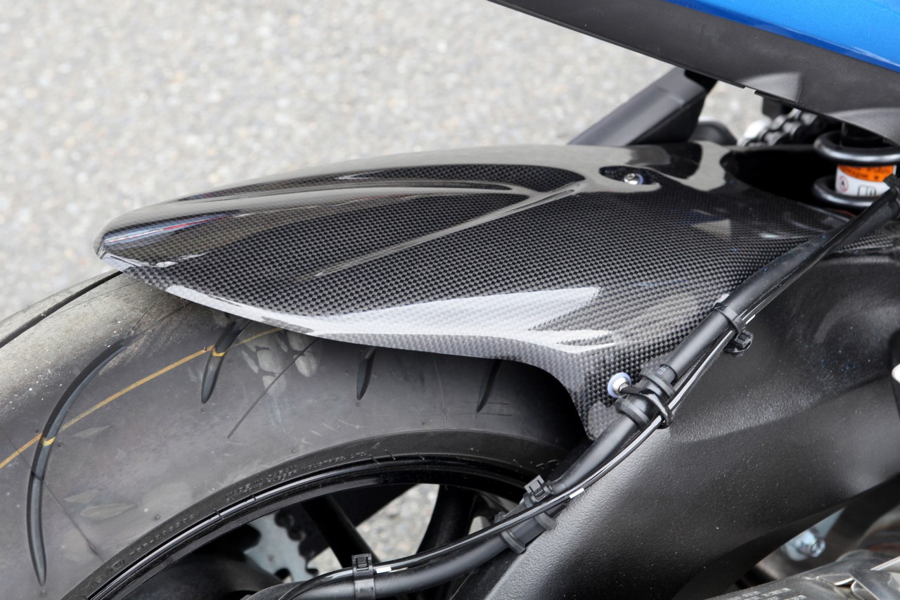 Z900RSマジカルレーシングカーボンリアフェンダー綾織
