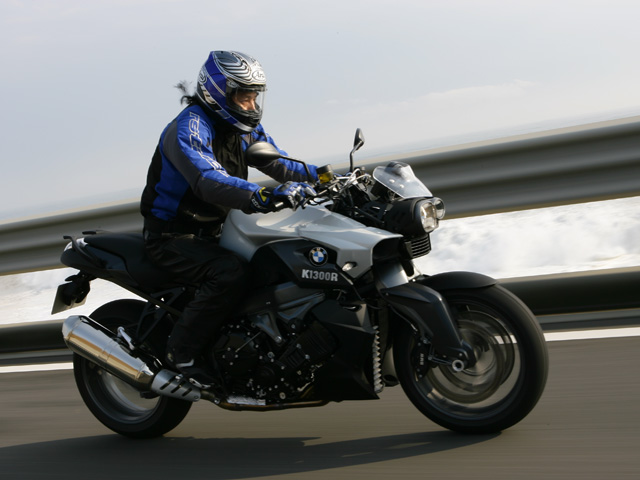 1-2 1 2 - [Test Ride Reviews] K1300R, strongest naked in BMW history, which has been improved to details