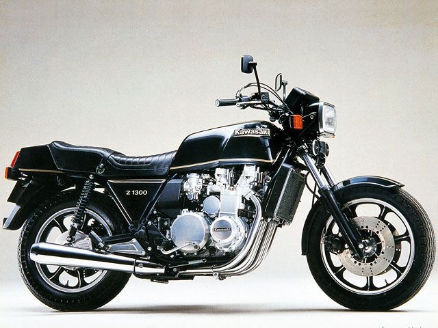 ケイファクトリー×KZ1300/CBX】整然と並ぶ6本のチタンパイプが美しさと迫力をアピール | カスタム＆パーツ | RIDE  HI(ライドハイ)/愉しさのためすべてを注ぐライダーのメディア