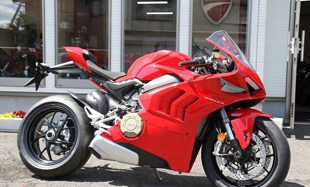 Panigale V4 ドゥカティ 茨城唯一のドゥカティ正規ディーラー ご購入後の点検整備も安心 の販売情報 オートボーイｒｃ ウェビック バイク選び