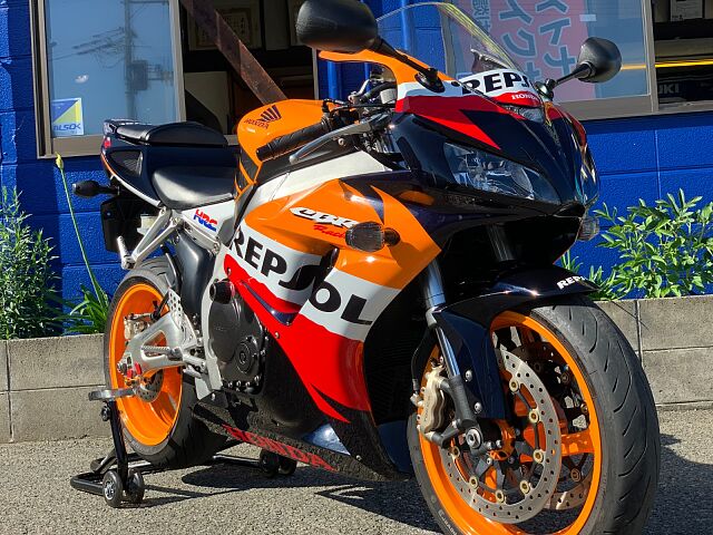 Cbr1000rr ホンダ F Rタイヤ新品交換 Fフォークオーバーホールサービス の販売情報 Suzuki Motors ウェビック バイク選び