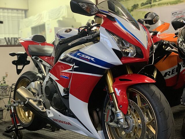 Cbr1000rr ホンダ 無転倒 カスタム済み Fタイヤ新品交換サービス の販売情報 Suzuki Motors ウェビック バイク選び