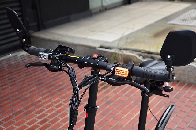 国内メーカー その他 メディアで話題の自転車になる電動バイクです 