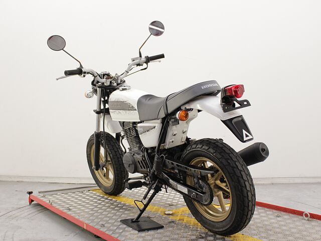 エイプ100TypeD/ホンダ/HONDA エイプ100 タイプD バイクシート張替済み 