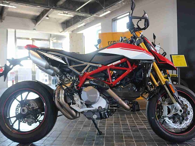 モタード の大型バイク 1000cc の新車 中古バイクを探す ウェビック バイク選び