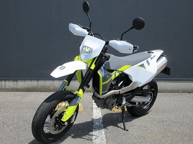 701スーパーモト/Husqvarna/ハスクバーナ 701 SUPERMOTO 2023年モデル