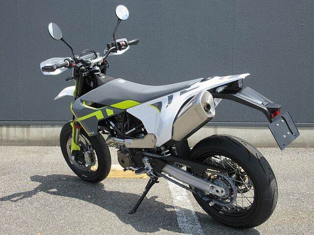 701スーパーモト/Husqvarna/ハスクバーナ 701 SUPERMOTO 2023年モデル