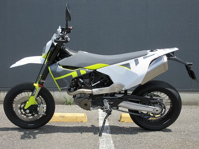 701スーパーモト/Husqvarna/ハスクバーナ 701 SUPERMOTO 2023年モデル