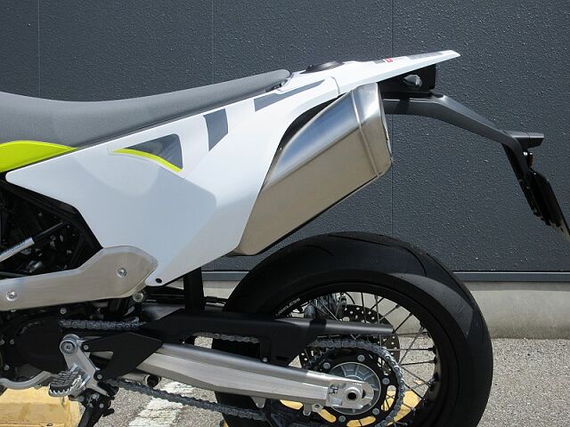 701スーパーモト/Husqvarna/ハスクバーナ 701 SUPERMOTO 2023年モデル