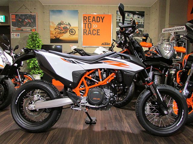 オフロード モタード 大型バイク 750cc を探す 新車 中古バイク検索サイト ウェビック バイク選び