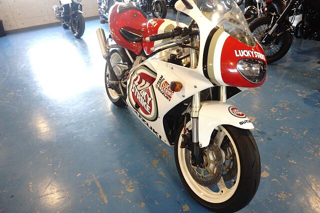 RGV250γ VJ23A ラッキーストライク 逆車