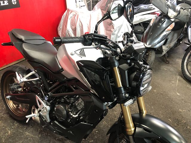 本日中)CB125r 7800キロ！ グリップヒーター等あり！
