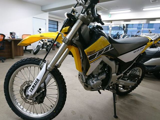 WR250R/ヤマハ 単気筒なのに10000回転回る!の販売情報 Seeks｜ウェビック バイク選び