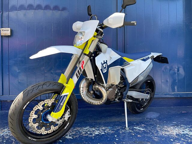 ◆Husqvarna　ハスクバーナ　SM250R　2008年　インジェクション　モタード◆ ハスクバーナ ＳＭ２５０Ｒ ＩＥ のカタログ情報 | 新車・中古バイク