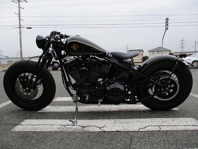 FLSTN SOFTAIL DELUXE ZDC-80BのBLKエディションです。専用パーツで