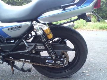 HONDA CB750 OHLINS:オーリンズ リアサスペンションを使った、非公開