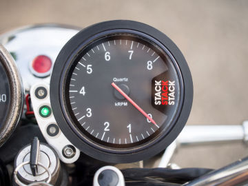 YAMAHA SR400 STACK:スタック ST200 クラブマンタコメーターを使った