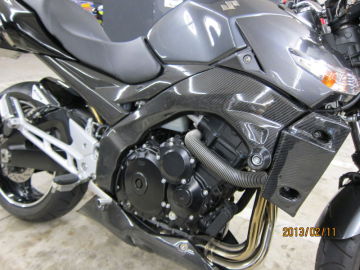 gsr400用　カーボンシュラウド SUZUKI GSR400 WR'S:ダブルアールズ フレームカバーを使った、shadow21