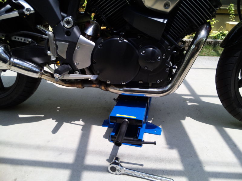 Hirochi ヒロチー St7 1009a バイクジャッキ バイクリフト レンチ付ワイドタイプ 500kgのユーザーレビューやインプレッション ウェビック
