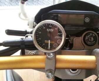 YAMAHA WR250X SP武川:SPタケガワ スモールDNタコメーターを使った