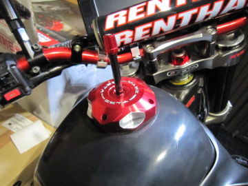 YAMAHA WR250R ZETA RACING:ジータ レーシング ガスキャップ レーサー