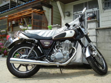 YAMAHA SR400 DAYTONA:デイトナ 70sサーフラインシートを使った、ちん