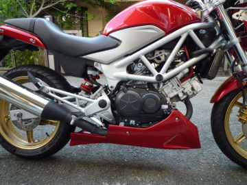 HONDA VTR250 EIGHT(才谷屋):エイト(サイタニヤ) アンダーカウル