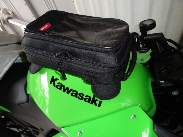 Degner デグナー 吸盤式タンクバッグ を使った カプチーノさんのバイク用品インプレッションです バイク用品レビュー 口コミ 適合情報 コスパや性能評価は ウェビック