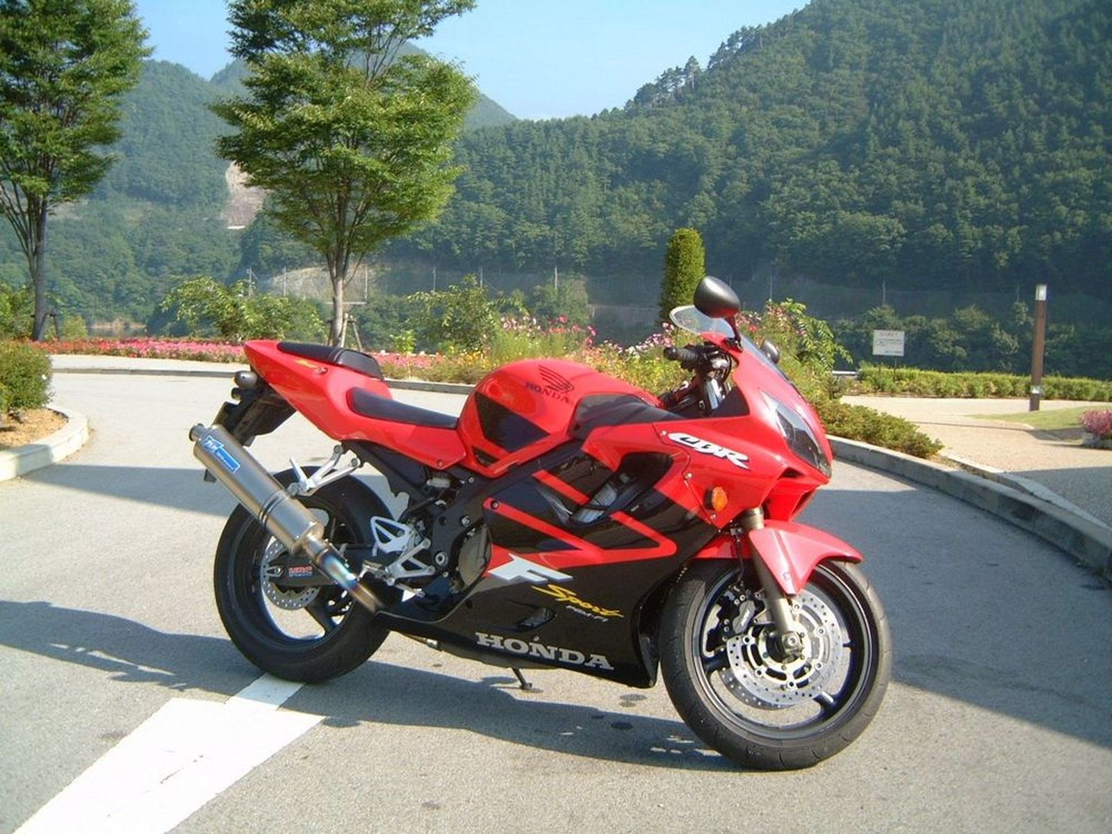 Cbr600f ホンダの新車 中古バイクを探すなら ウェビック バイク選び