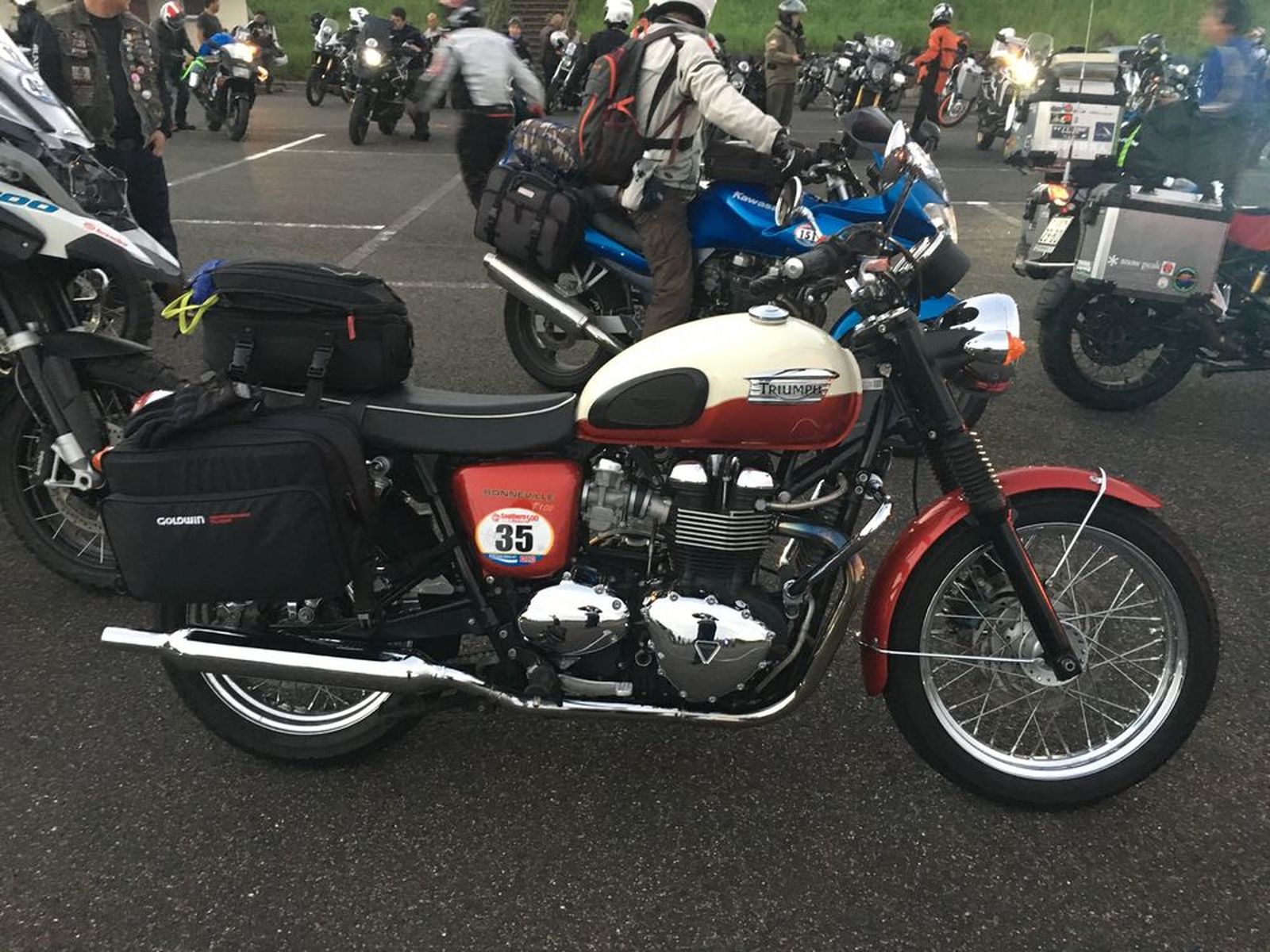 Bonneville T100 トライアンフの新車 中古バイク一覧 ウェビック バイク選び