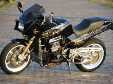 しんじ☆さんから:「GPZ900Rフルカスタム」とオーナーレビュー