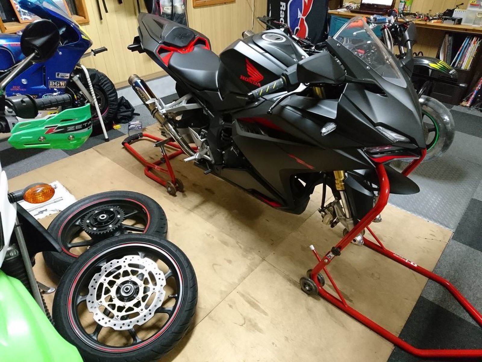 Honda Cbr250rr タイヤ交換 ウェビックコミュニティ