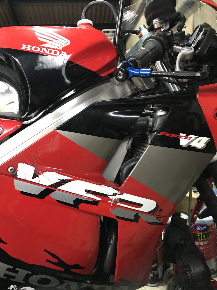 Honda Vfr400r V作戦 完了 Vfrのタイヤ選び ウェビックコミュニティ