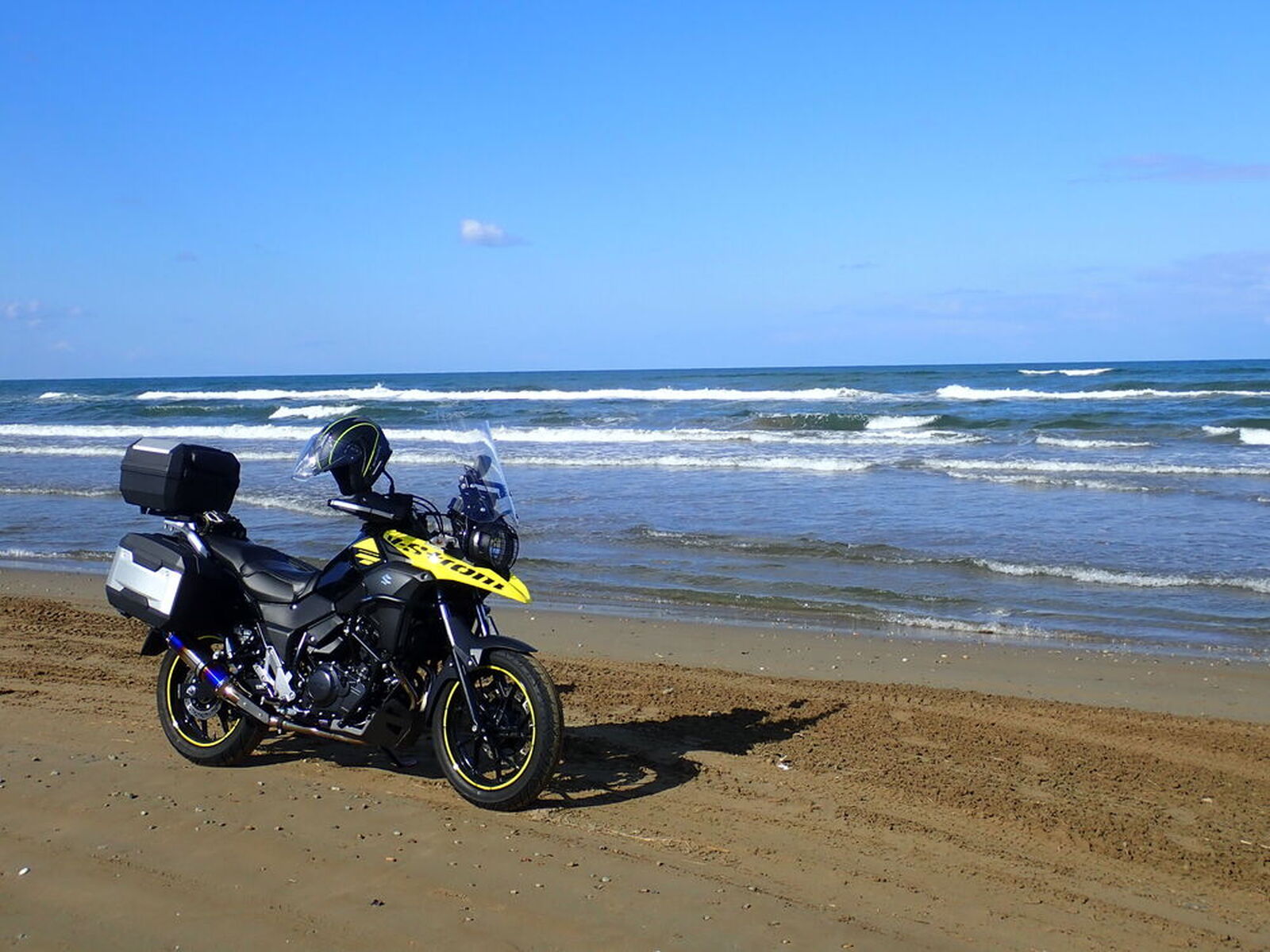 【みんなで作るおすすめツーリング情報】 一度は行きたい、石川県・千里浜なぎさドライブウエイ - ウェビック バイクニュース