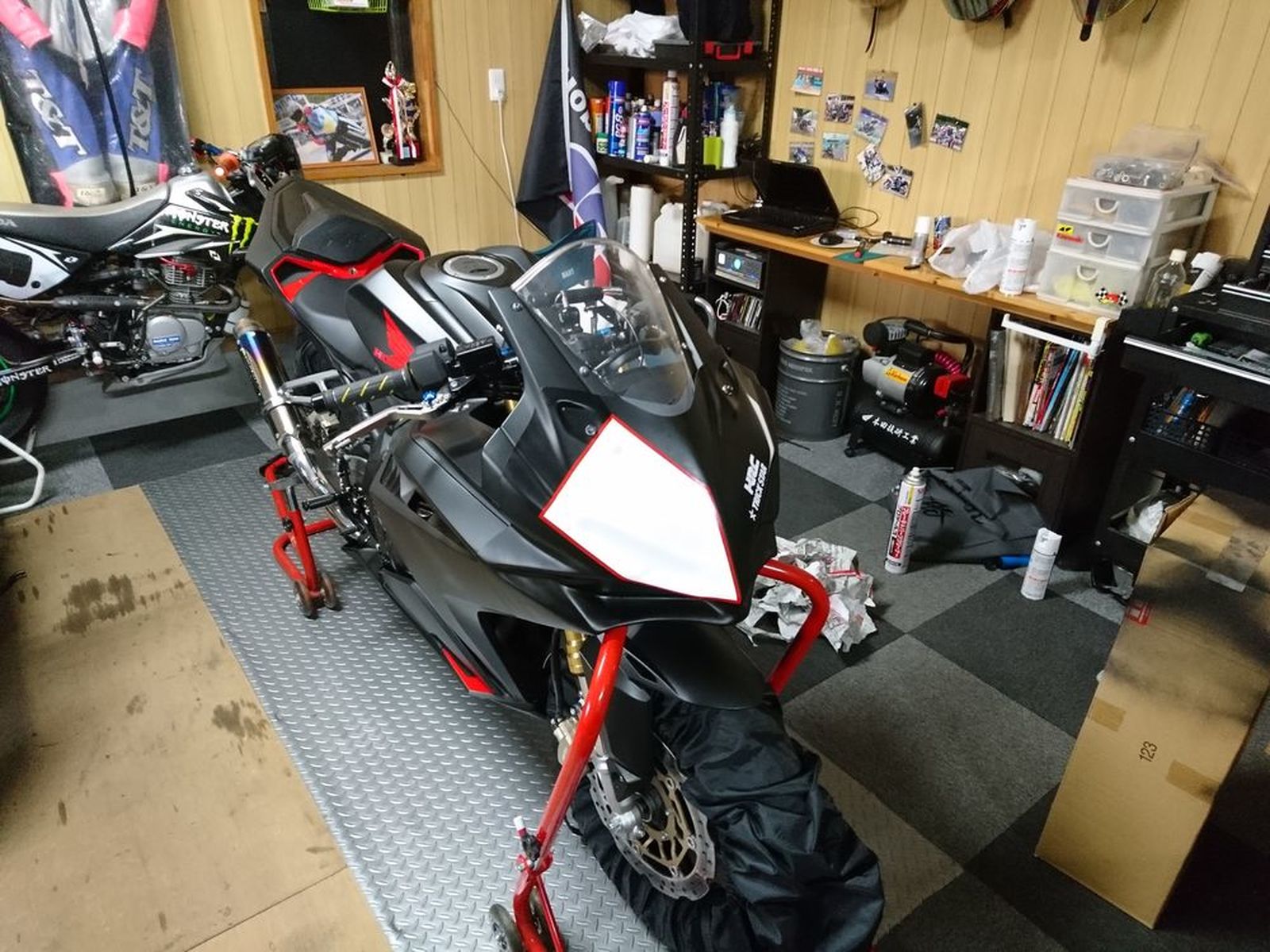 Honda Cbr250rr A Tech カウル塗装 ウェビックコミュニティ