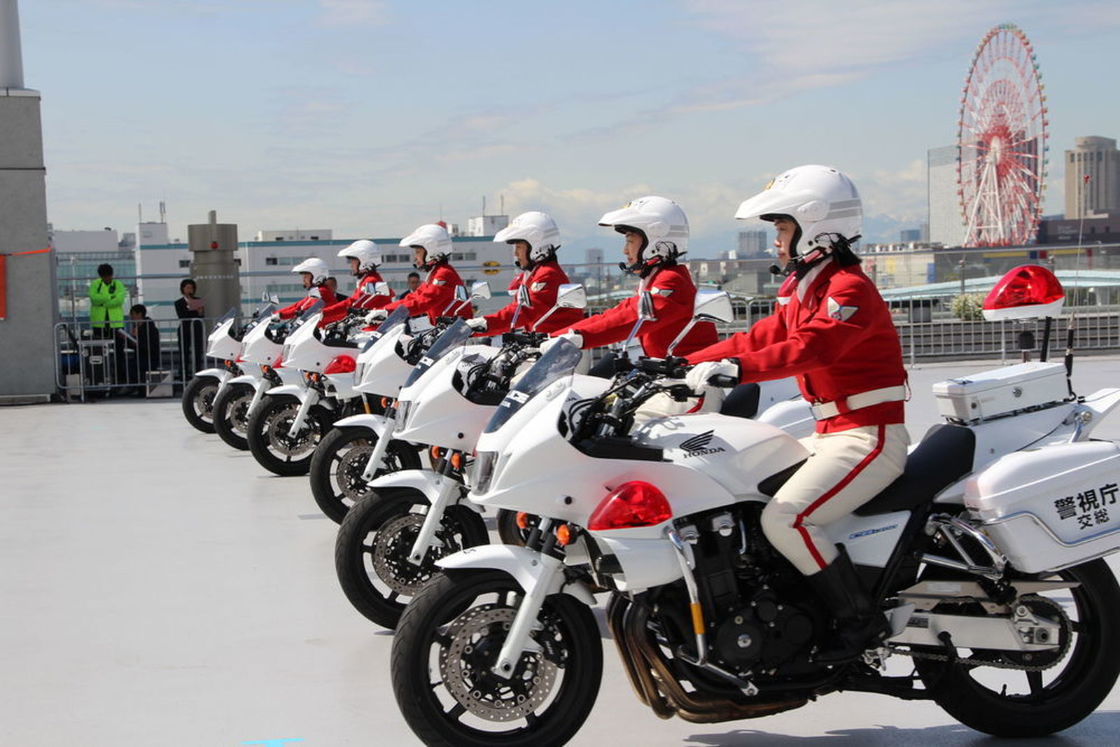 華麗なる警視庁女性白バイ隊クイーンスターズ 東京モーターサイクルショー ウェビックコミュニティ