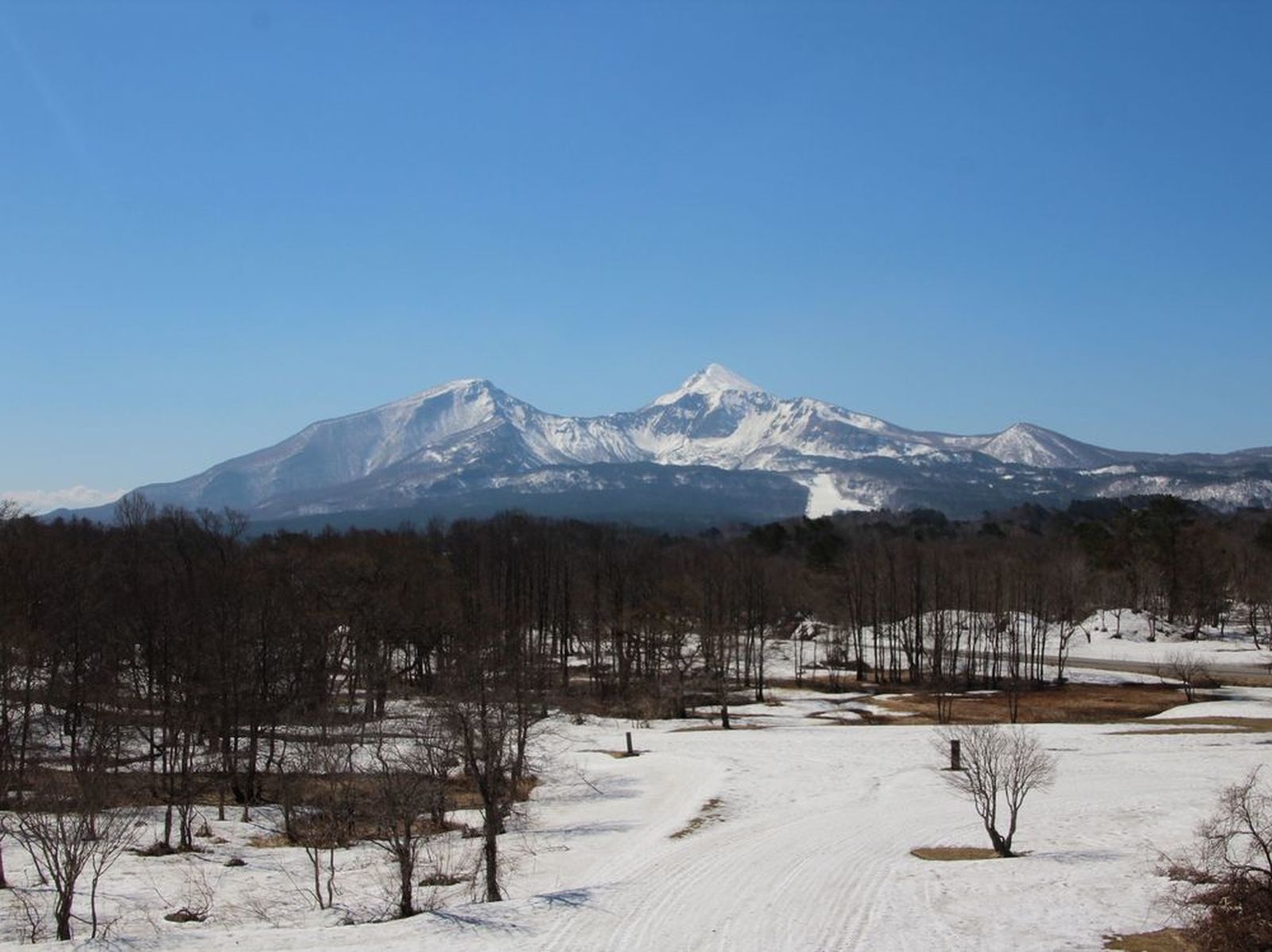 銀山温泉 裏磐梯へ 残雪の山形ドライブ ウェビックコミュニティ