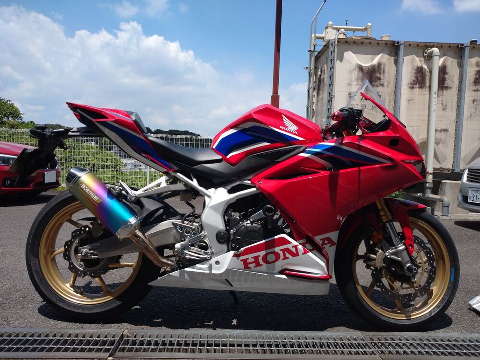 ホンダ Cbr250rr 17 カスタムガイド ウェビック