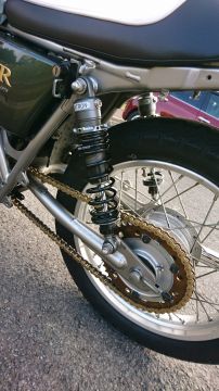 YAMAHA SR400 NITRON:ナイトロン リアサスペンションツインショック