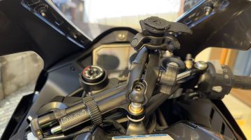 ハイマウント KM－190 ハイパーライトマウンテンギア「Camera Pod（Large)」のサイズ感