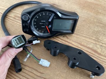 エースウェルメーター汎用ACE6XXXシリーズ　カワサキ、ホンダ、ヤマハ、スズキ KAWASAKI KSRプロ ACEWELL:エースウェル 多機能デジタルメーターを使っ