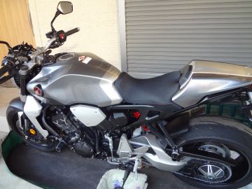 CB1000R用 シングルシートカウル 77400-MKJ-E60ZA（製品情報