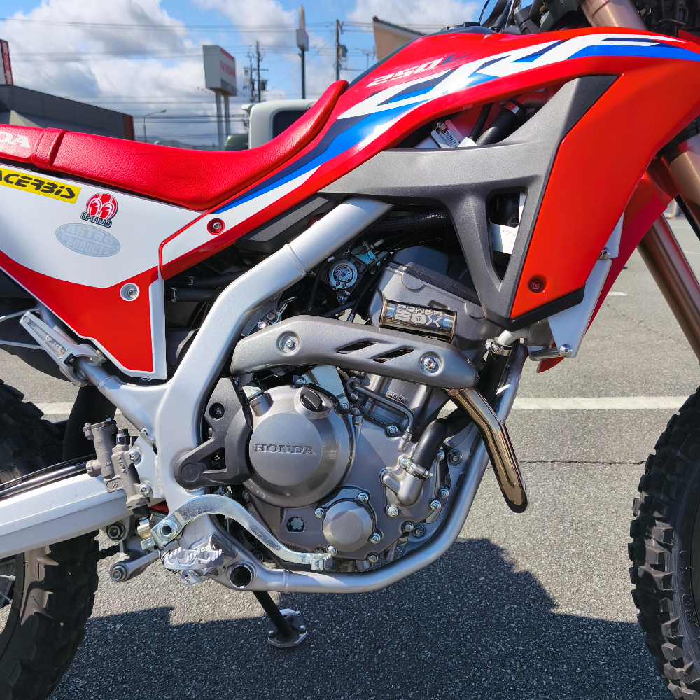 HONDA CRF250L SP忠男:SPtadao POWERBOX パイプ SANPOを使った、Motty