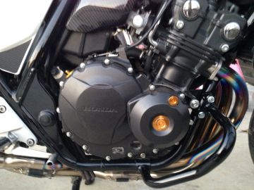 CB400SF NC42 エンジンカバー 公式通販にて購入 - b-t-farm.jp