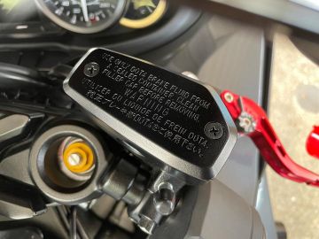 新型隼◯2021〜◯ヨシムラ◯マスターシリンダーキャップ◯美品 マスターシリンダーキャップ | ヨシムラジャパン