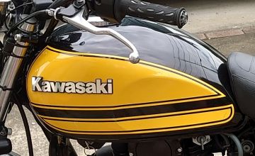 KAWASAKI 250TR KAWASAKI:カワサキ タンクエンブレム Lを使った、Ky's