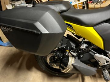 SUZUKI Vストローム250SX SHAD:シャッド 【セット売り】SH23 サイド