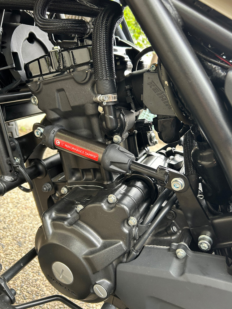 HONDA レブル 250 ACTIVE:アクティブ パフォーマンスダンパー(R)を使っ