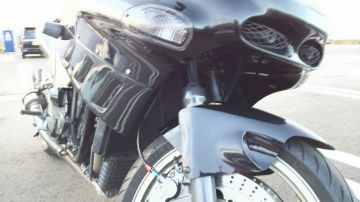 までの zzr1100d、zx-11用Rフェンダー、ハンドル、トップブリッジ 